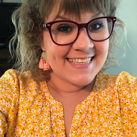 Profile Picture of Kailey Mitchell (@kaileygj) on Poshmark