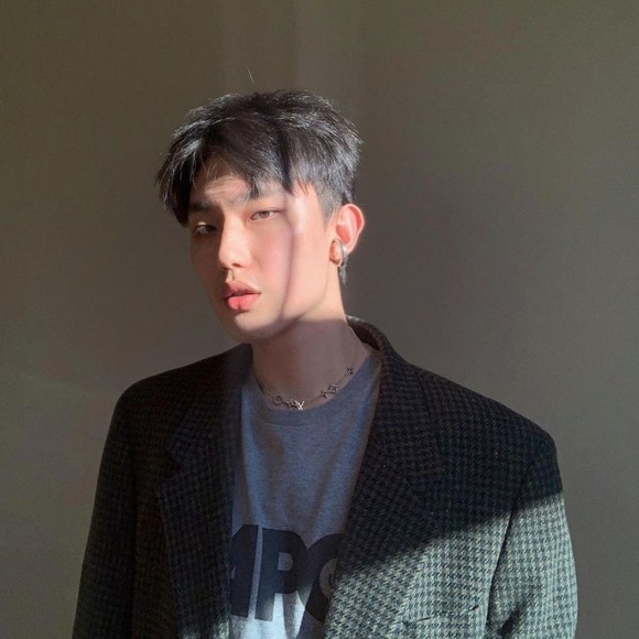 Profile Picture of David Cho (@celestialpanda) on Poshmark