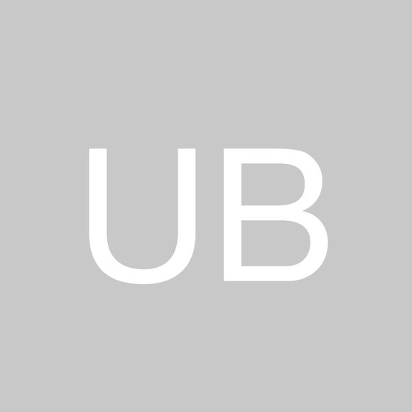 Profile Picture of Urmos Bowdle (@3rbdqidtr) on Poshmark