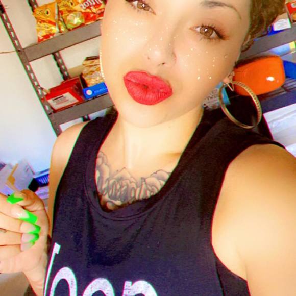 Profile Picture of Whitney Jo (@w_jo) on Poshmark