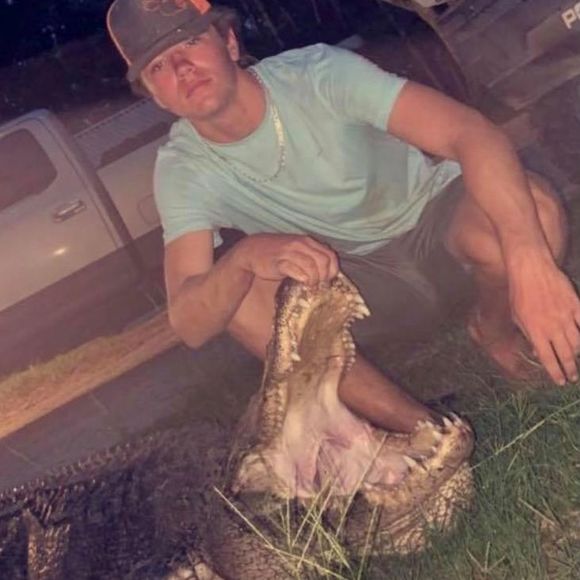 Profile Picture of Tatum Browne (@tatum_browne) on Poshmark