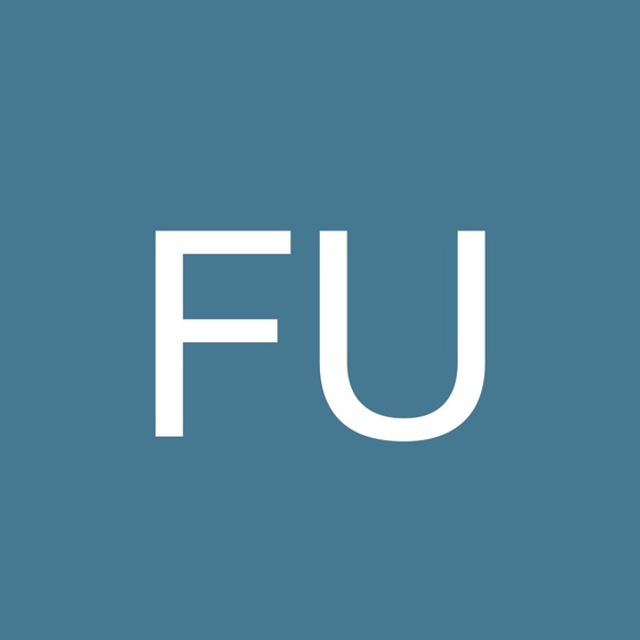 Profile Picture of Farrah Upton (@fupton) on Poshmark
