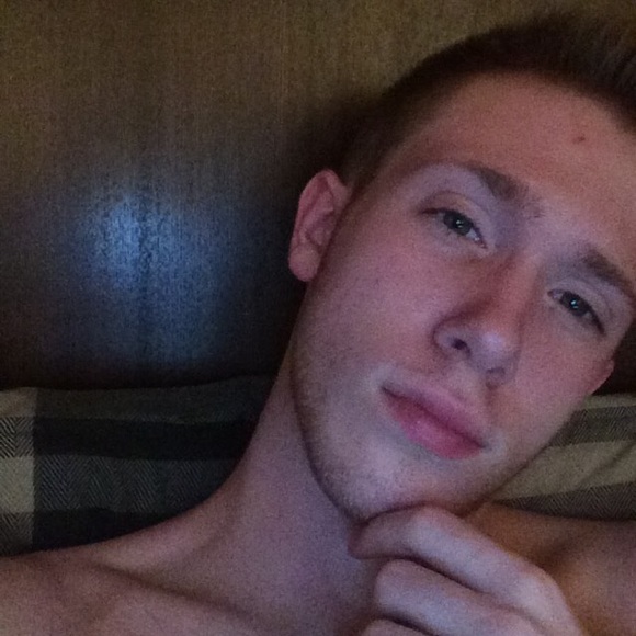 Profile Picture of Alex Starr (@awstarr98) on Poshmark