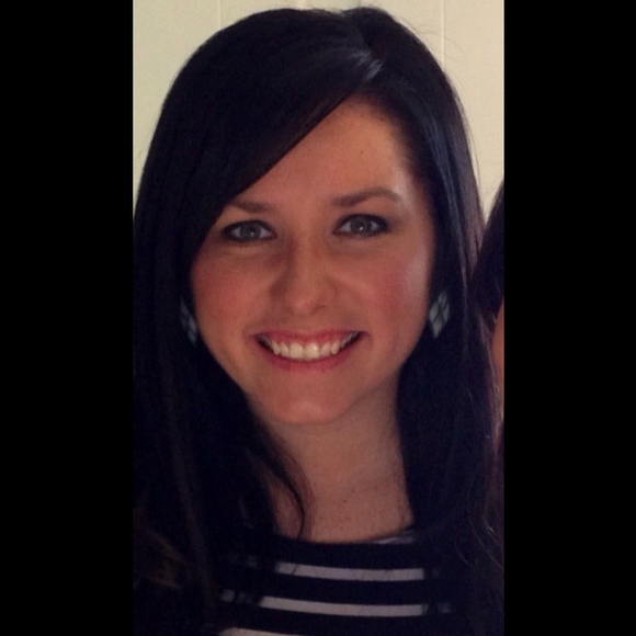 Profile Picture of Haley Brooks (@haleyjbrooks) on Poshmark