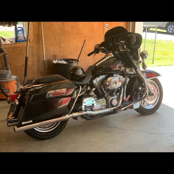Profile Picture of Jason Longmire (@long1977) on Poshmark