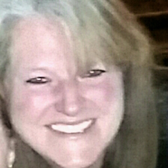 Profile Picture of Brenda Pence (@brenda64p) on Poshmark