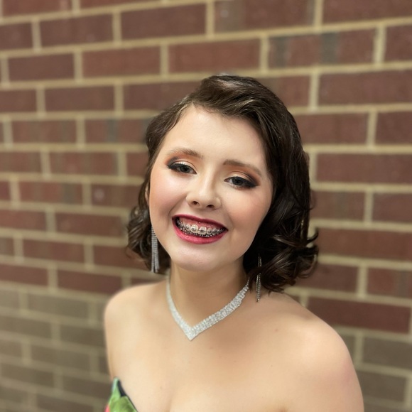 Profile Picture of Alexia Caruthers (@alexiacaruthers) on Poshmark