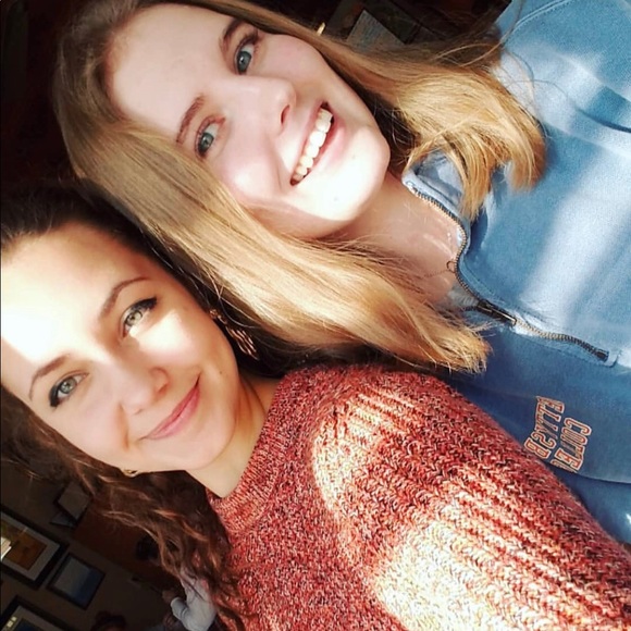 Profile Picture of Alice Abbott-havers (@aliceabbhav) on Poshmark