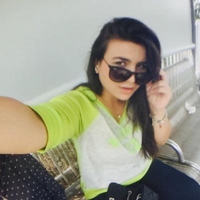 Profile Picture of Lara Franco (@larafranco98) on Twitter