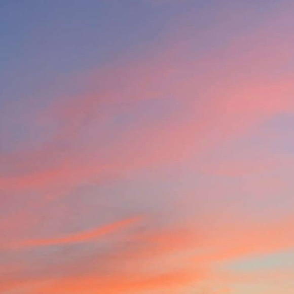 Profile Picture of Nina Oliveri (@nina2210) on Poshmark