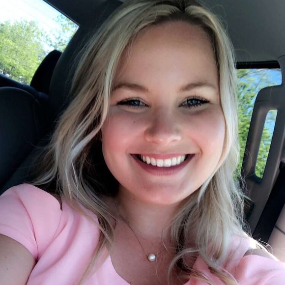 Profile Picture of ! cass frass ! Davidson (@cassfrass) on Poshmark