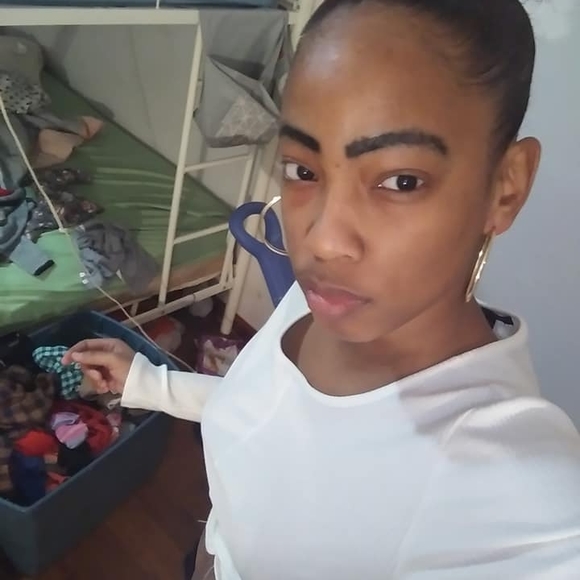 Profile Picture of Clarissa Matthews (@clarissamatt639) on Poshmark
