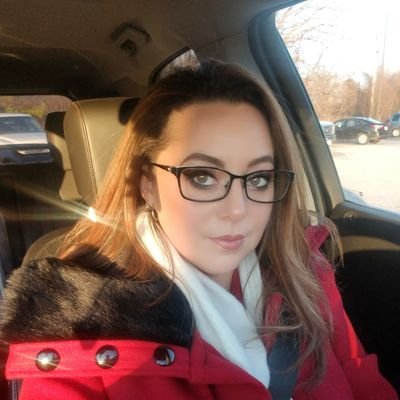 Profile Picture of LisaRee (@LisaRee7) on Twitter