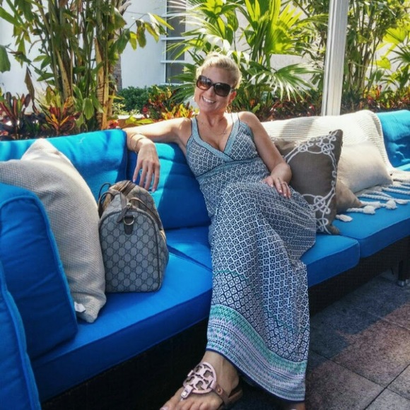 Profile Picture of Cosima Fields (@cosimafields) on Poshmark