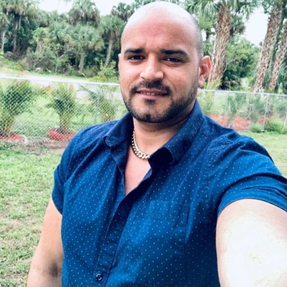 Profile Picture of William Rodriguez (@williamrodri649) on Poshmark