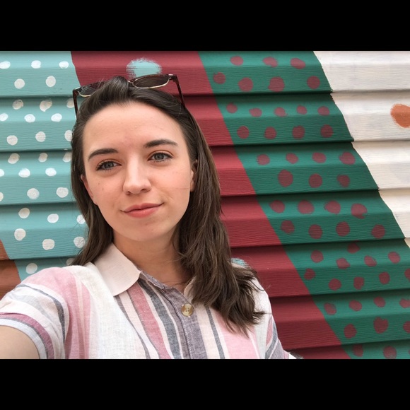 Profile Picture of Emily Clariday (@emilyclariday) on Poshmark