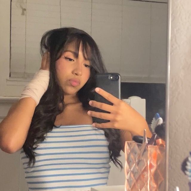 Profile Picture of 𝓋𝒶𝓁𝑒𝓇𝒾𝑒 (@v.vale.rie) on Tiktok