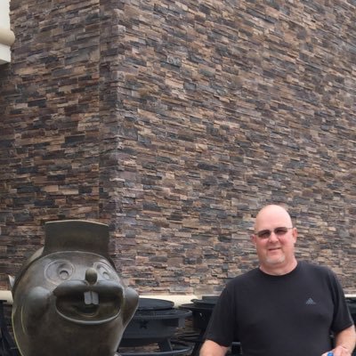 Profile Picture of Neal Holt (@neal_holt) on Twitter