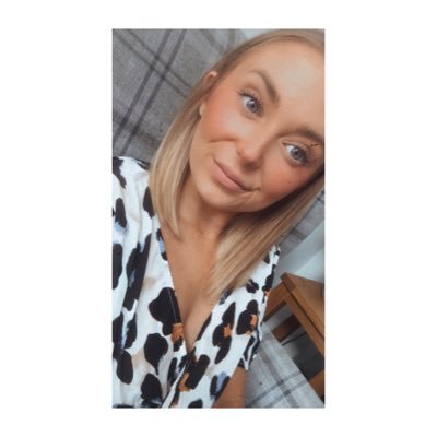 Profile Picture of Emily Hanna (@EmLouise1994) on Twitter