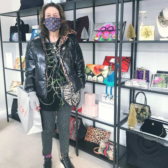 Profile Picture of Laurie Friedell (@sofrie) on Poshmark