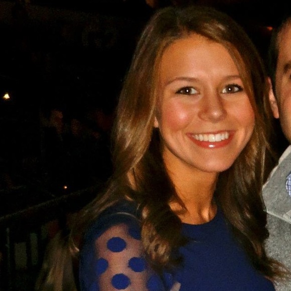 Profile Picture of Lauren Achelpohl (@lachelpo) on Poshmark