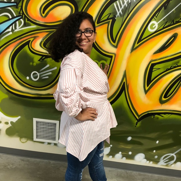 Profile Picture of Dannai Swords (@dannai17) on Poshmark