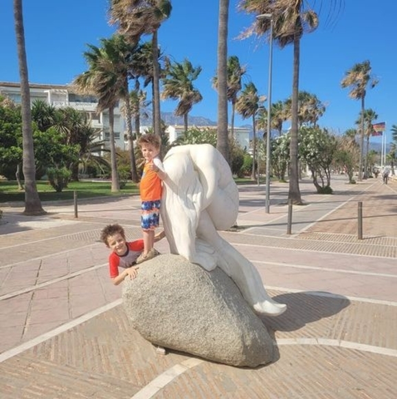 Profile Picture of Vanesa Camino (@kikuyus28) on Poshmark