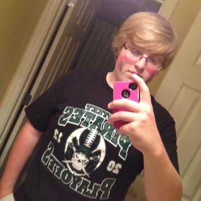 Profile Picture of Chris Paul (@capaul9499) on Twitter