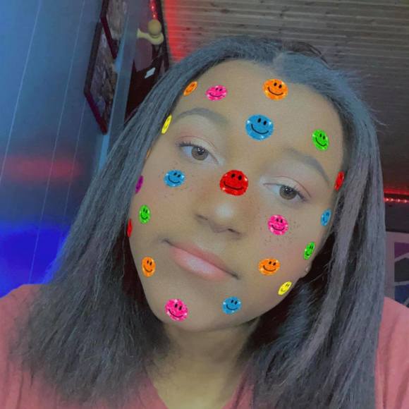 Profile Picture of Raven Matthews (@ravenmatthews20) on Poshmark