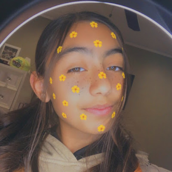 Profile Picture of Kay-lani Gonzalez (@kay17gozo) on Poshmark