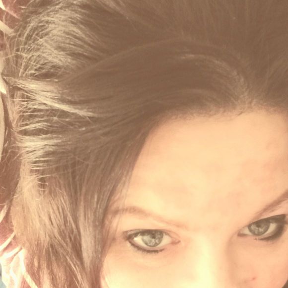 Profile Picture of Michelle Hokins (@mhokins) on Poshmark