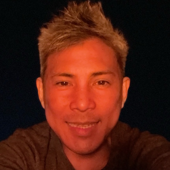 Profile Picture of Ernan Vicente (@vincetoronto21) on Poshmark