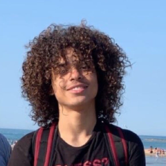 Profile Picture of Kenechukwu Udeozor (@k_dude) on Poshmark