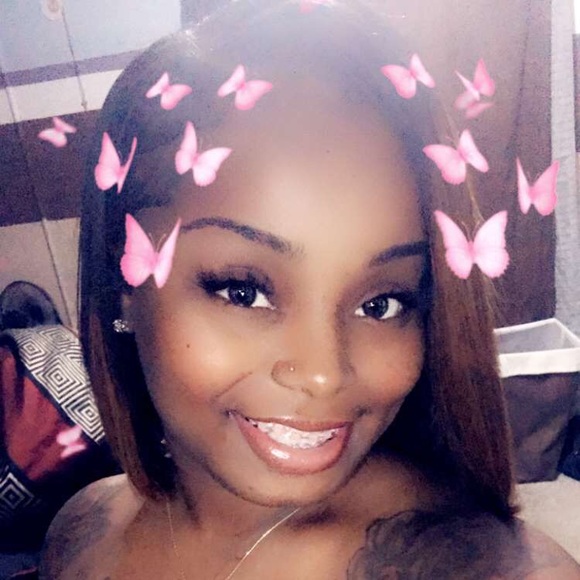 Profile Picture of T'onna Figures (@tnutty5) on Poshmark