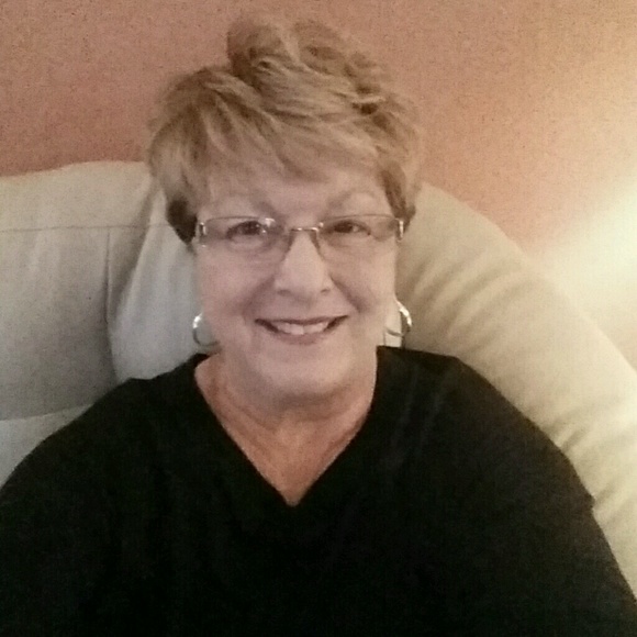 Profile Picture of Pam Bertram (@pbertram) on Poshmark