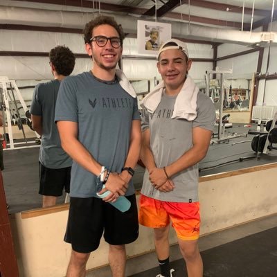 Profile Picture of Robert Reyna (@reyna_robertc) on Twitter