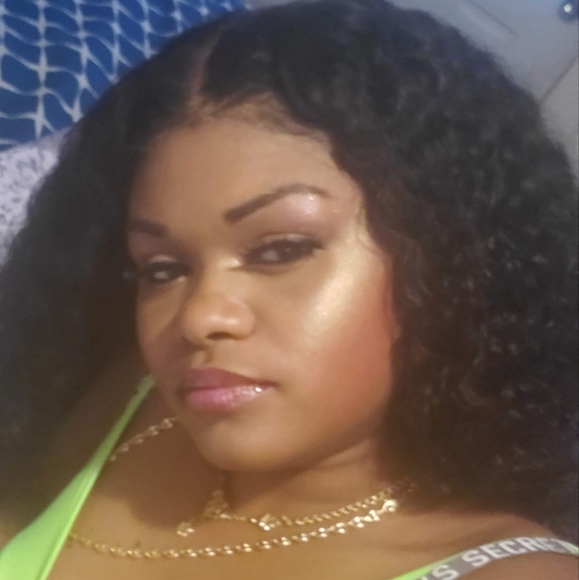 Profile Picture of Asante Johnson (@asante820) on Poshmark