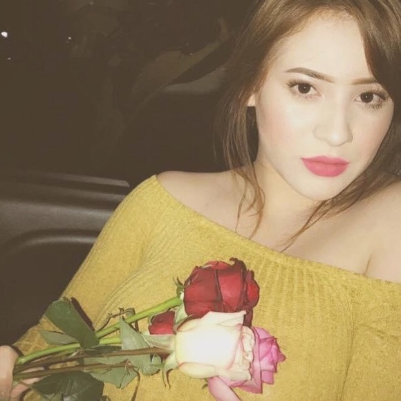 Profile Picture of Indalia Chaidez (@indaliachaidez) on Poshmark