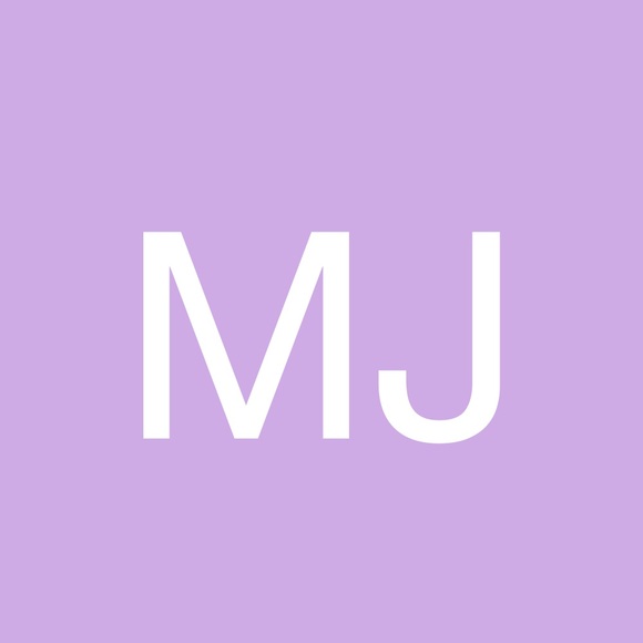 Profile Picture of Micheline Jean (@michelinejean) on Poshmark