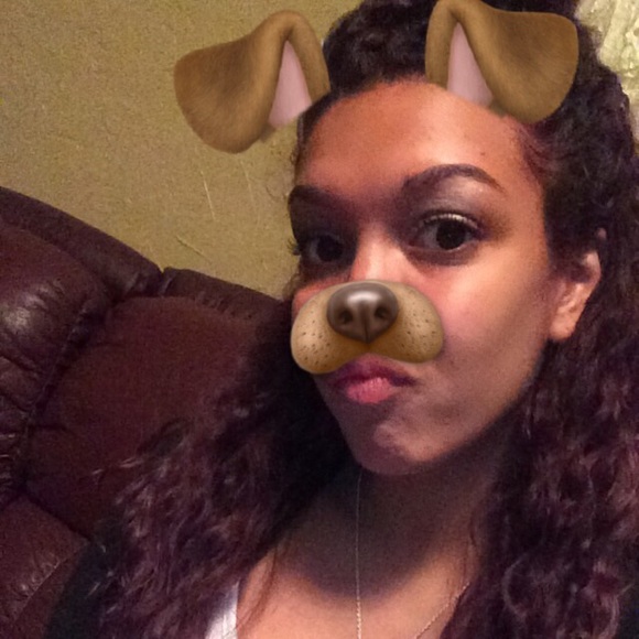 Profile Picture of Trinity Miller (@trinity721) on Poshmark