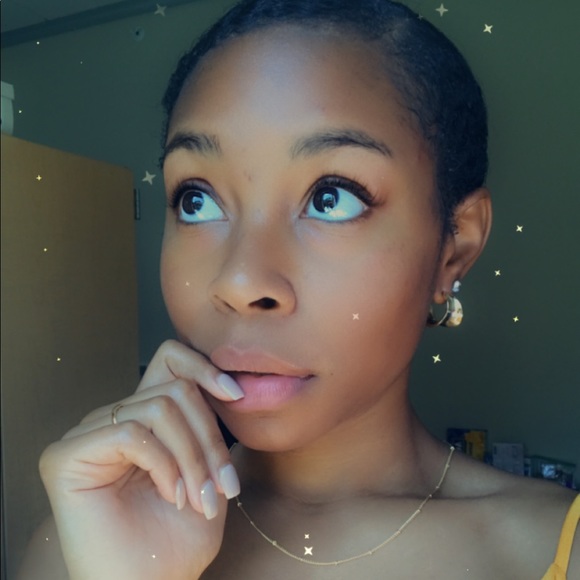 Profile Picture of Imbre' Toussaint (@imbrelt) on Poshmark