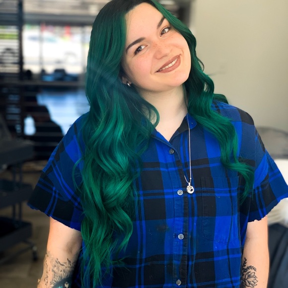 Profile Picture of Kaeli Romney (@kaeli_romney) on Poshmark