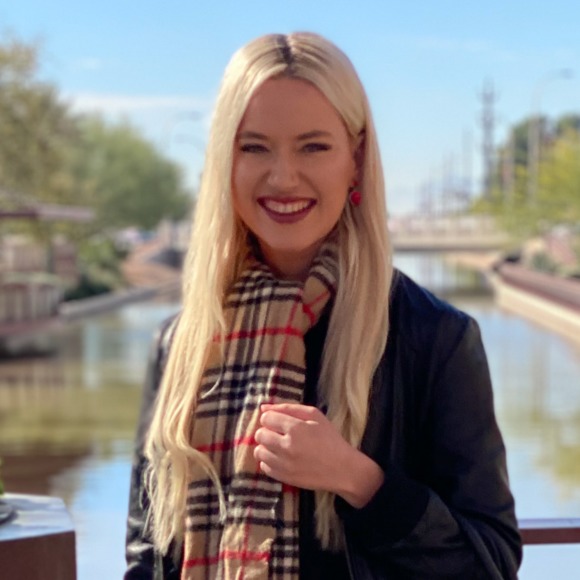 Profile Picture of Shay Alexandra (@djshayra) on Poshmark