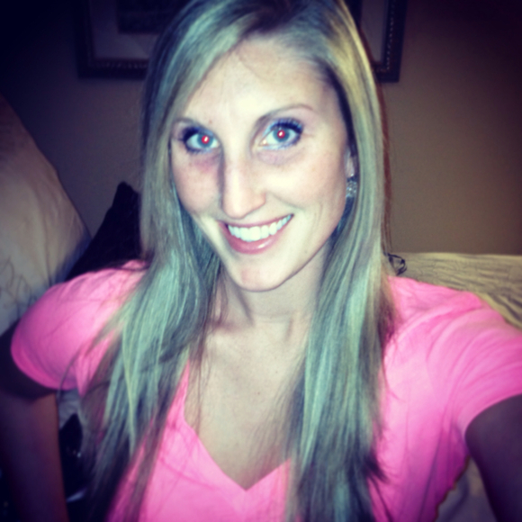 Profile Picture of Melissa Moroski (@moros1me) on Poshmark