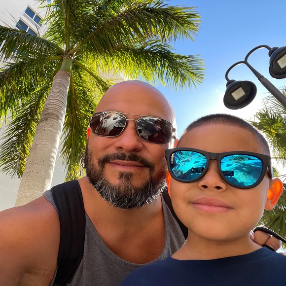 Profile Picture of Christopher Hernandez (@christopherh546) on Poshmark