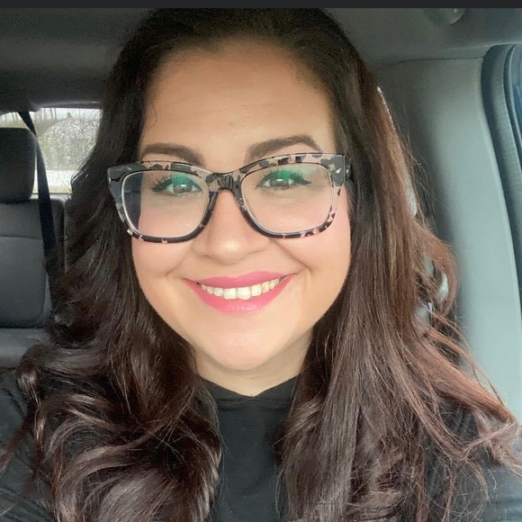 Profile Picture of Rachel Secemski (@schiffy30) on Poshmark