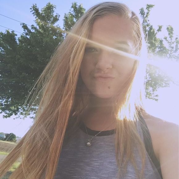 Profile Picture of Paige Grothouse (@paigegrothouse) on Poshmark