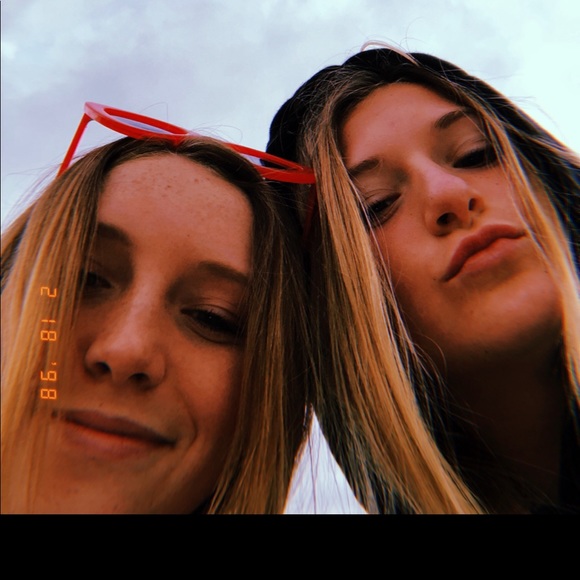 Profile Picture of Elle Soleau (@eesolo) on Poshmark