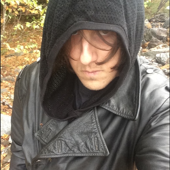 Profile Picture of Corey Santos (@cryosyn) on Poshmark