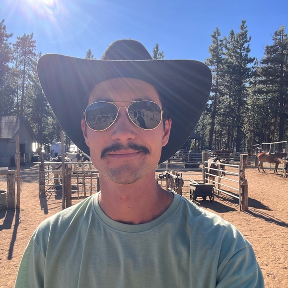 Profile Picture of Noah Rohm (@nrohm) on Poshmark